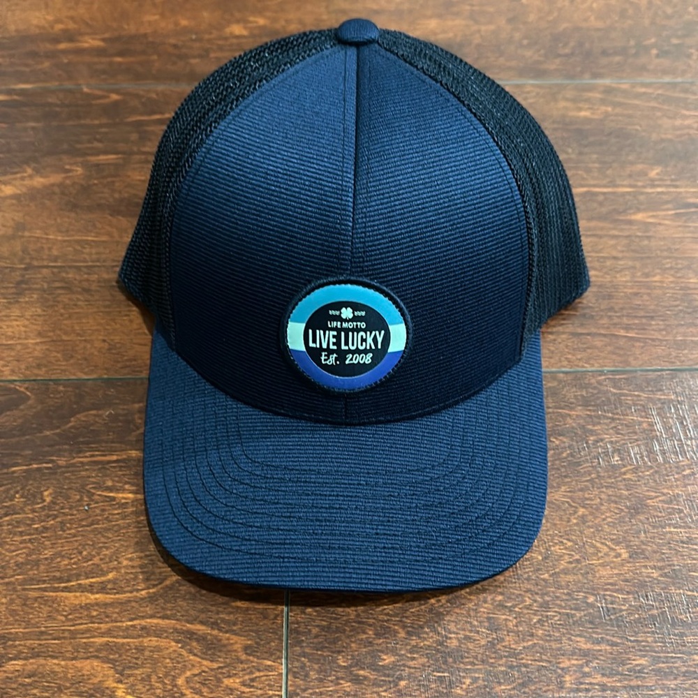 Black Clover Men’s Adjustable Mesh Hat.